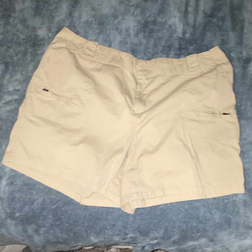 St. John's Bay Women’s Chino Shorts Beige Cotton Blend Mid Rise Stretch 22W